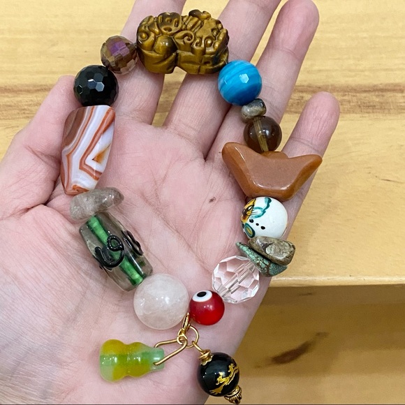 Handmade Pi Xiu Natural Gemstones Mixed Beads Crystal 8-inch Lucky Bracelet - Picture 4 of 16